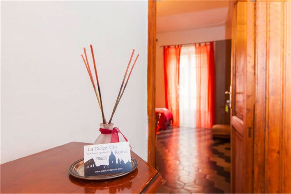 La Dolce Vita Roma Bagian luar foto